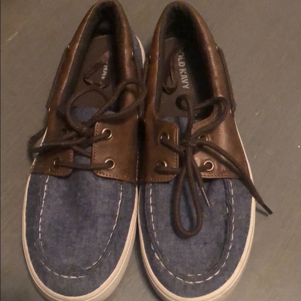 Like new old navy boat shoes
